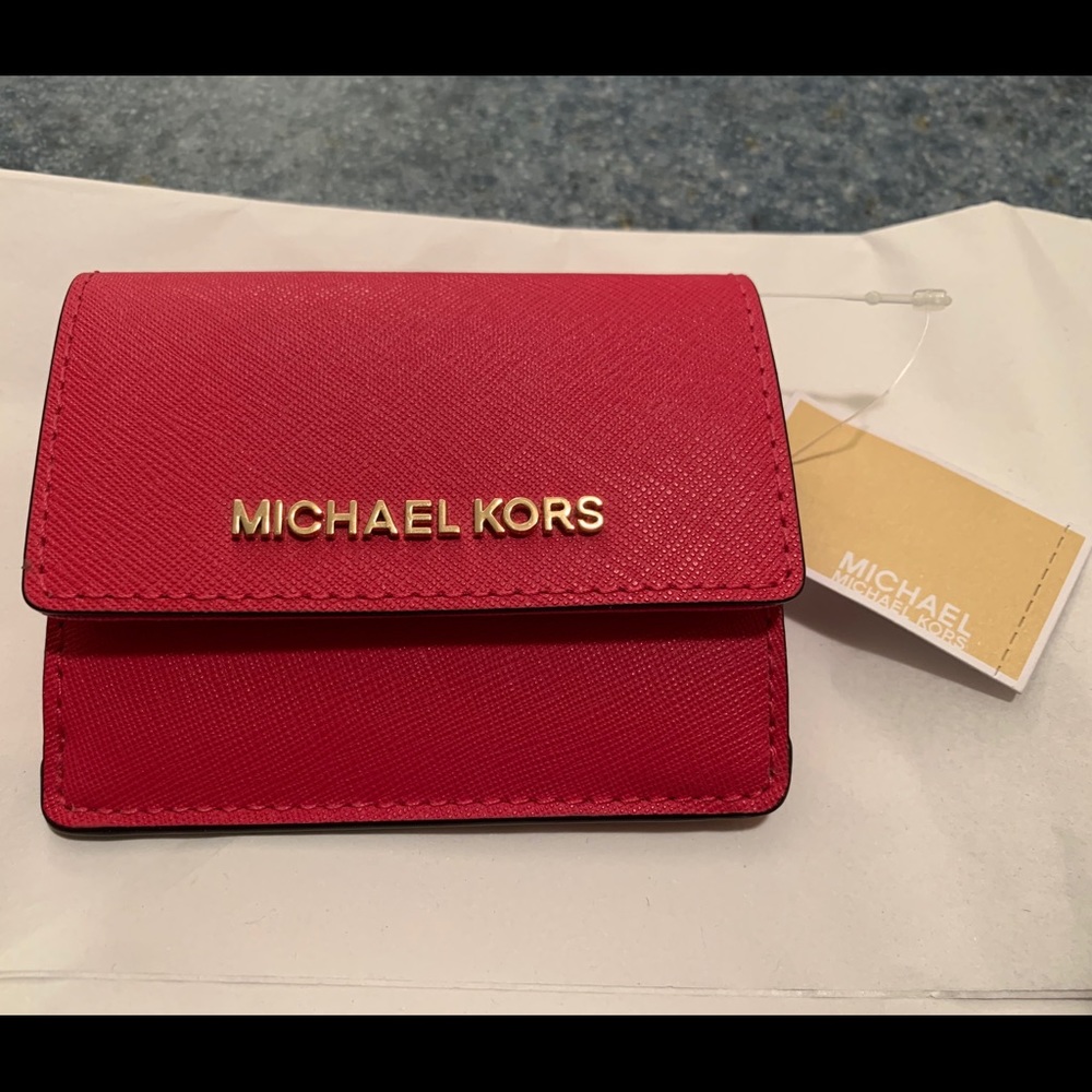 NWT Michael Kors Jet Set Traveler Wallet